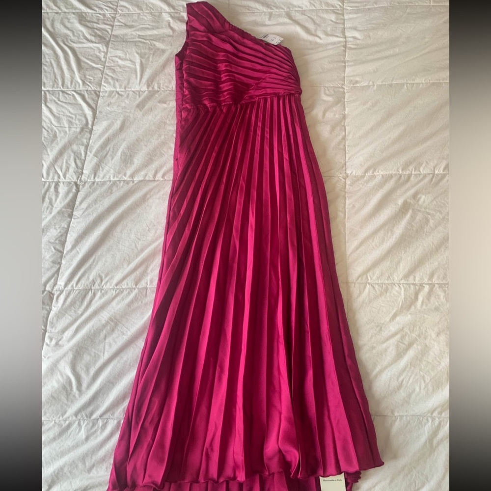 Abercrombie Pleated One-Shoulder Dress (NWT) - Picture 4 of 4